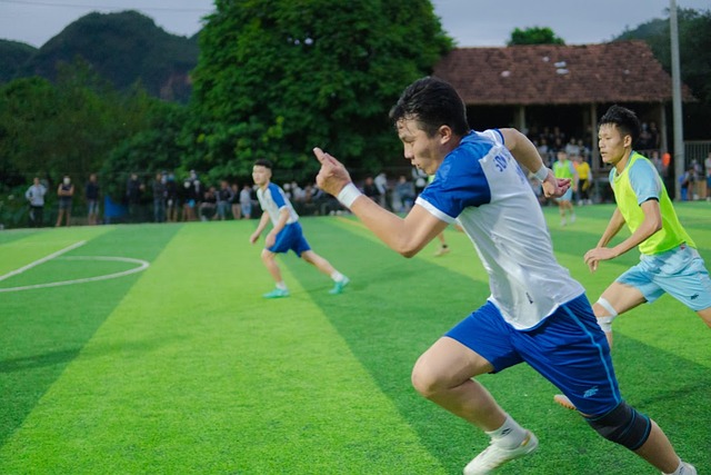 深层次背后 深层次背后